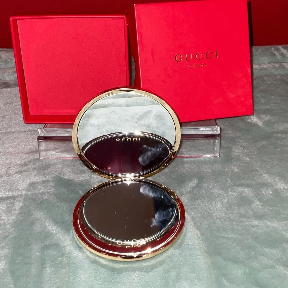 Gucci Red Compact with Gold-Tone Interlocking G Lid